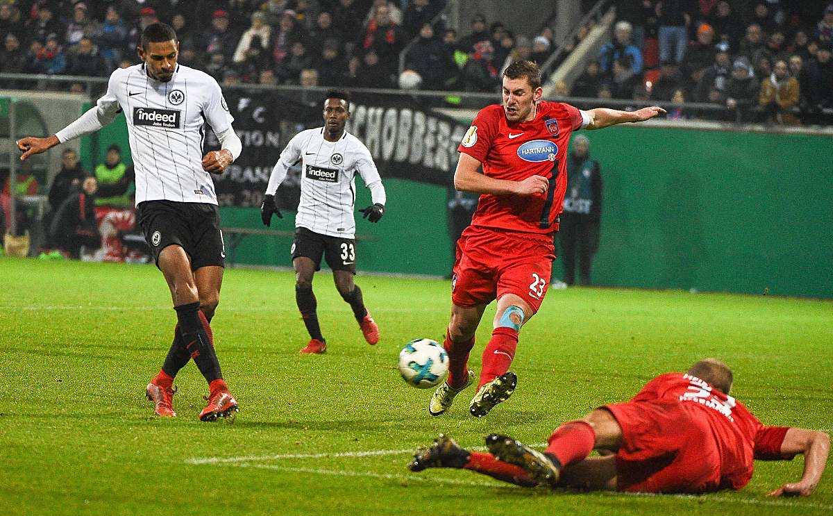 不莱梅主场不敌对手，遭遇失败压力的简单介绍