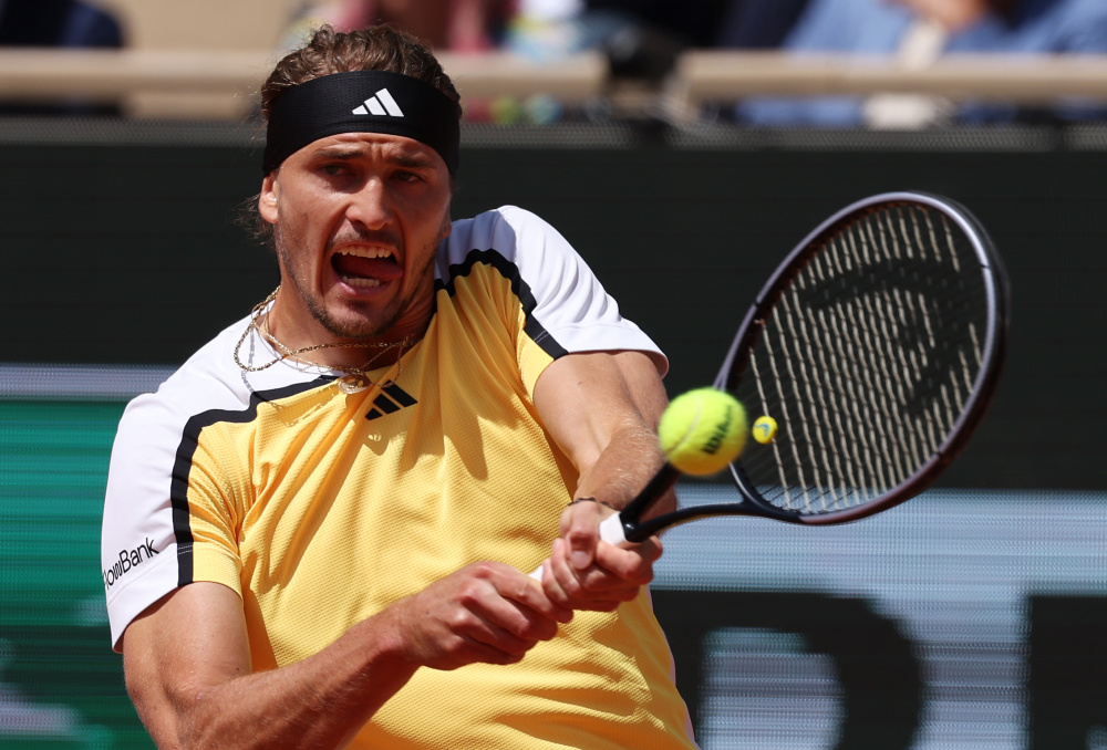 关于意大利网球队翻盘日本网球队，兹维列夫关键制胜的信息