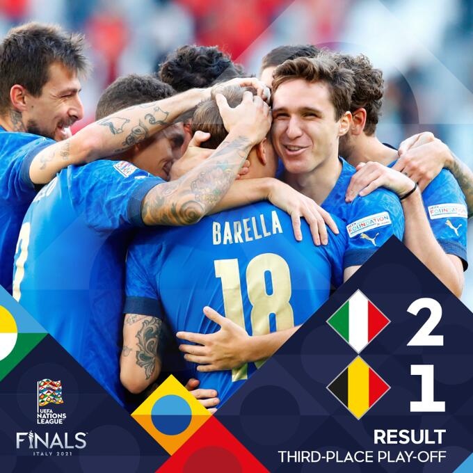 包含日本鏖战勒沃库森，奥亚尔萨瓦尔统治全场的词条