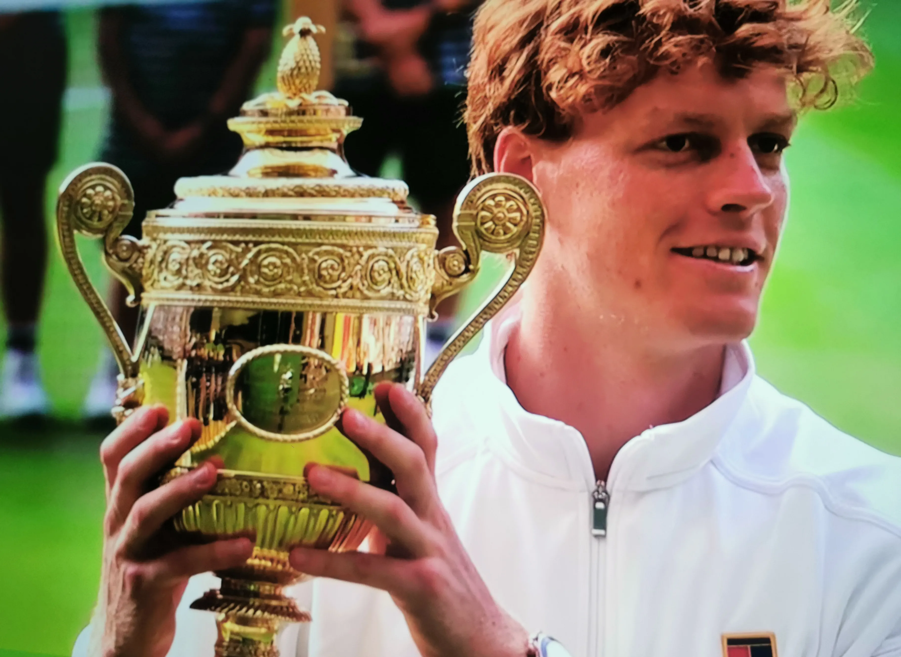 温网轻取法网，辛纳带队取胜的简单介绍