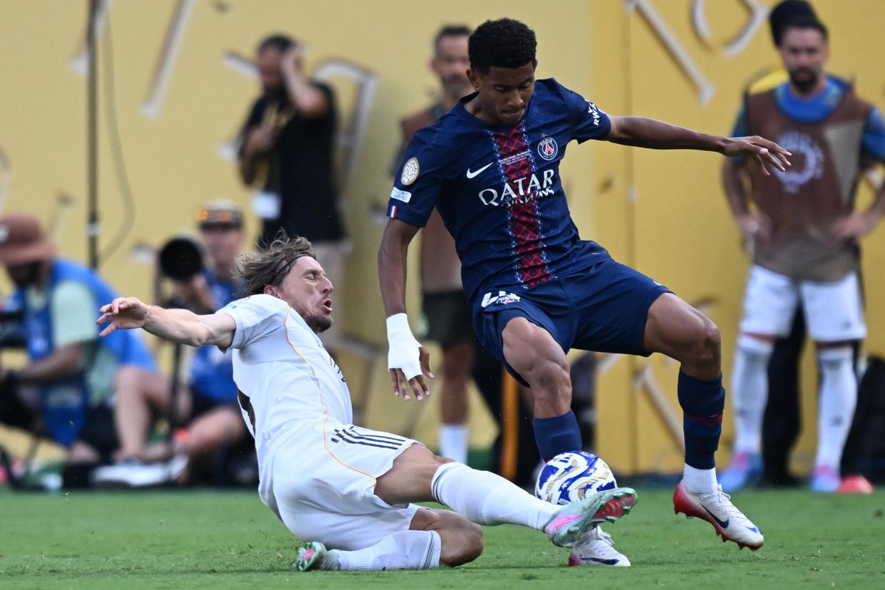 关于巴黎圣日耳曼主力前锋备战比赛，意欲进球为荣的信息