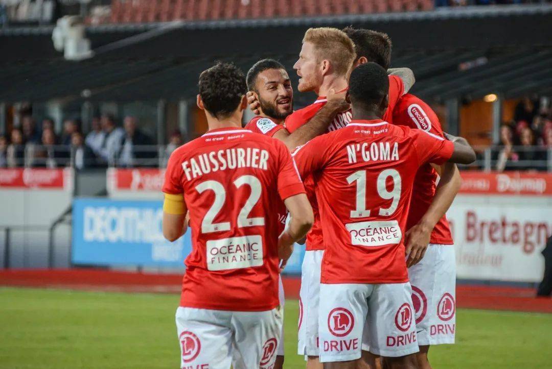 雷恩队在客场比赛中展现出强大实力 雷恩队在客场比赛中展现出强大实力