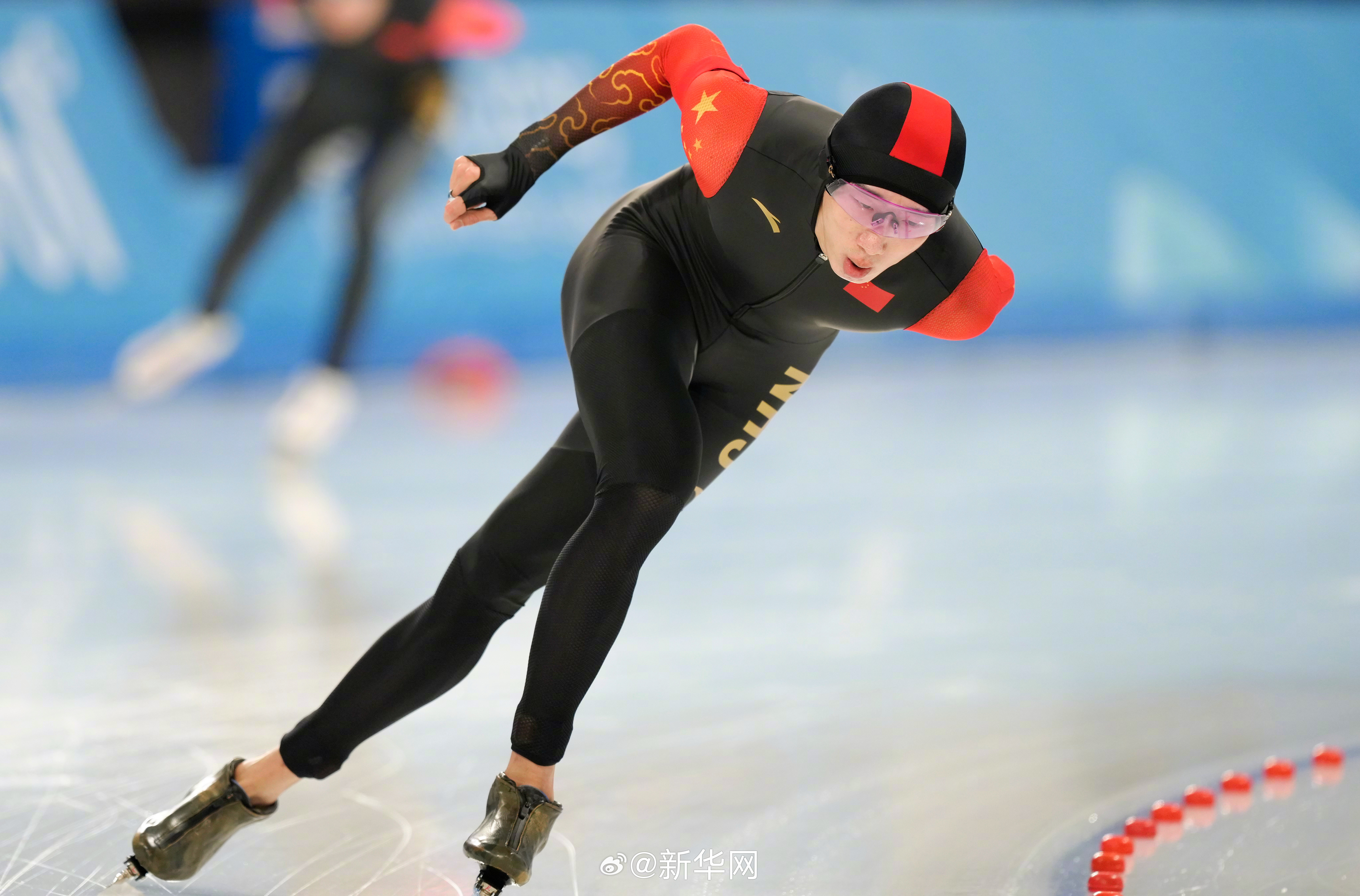 关于中国代表团在滑板男子项目中斩获好成绩的信息