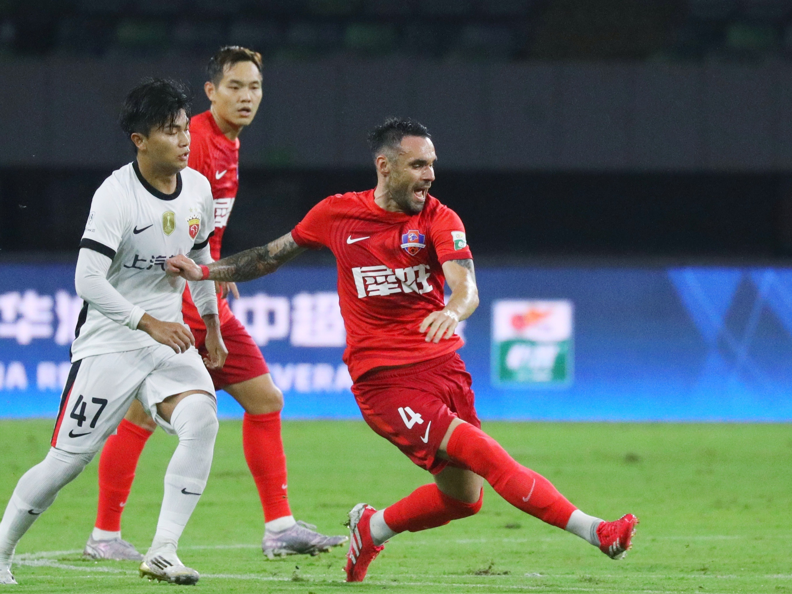 精彩绝伦的比赛，双方球队全力以赴，全场无缺憾