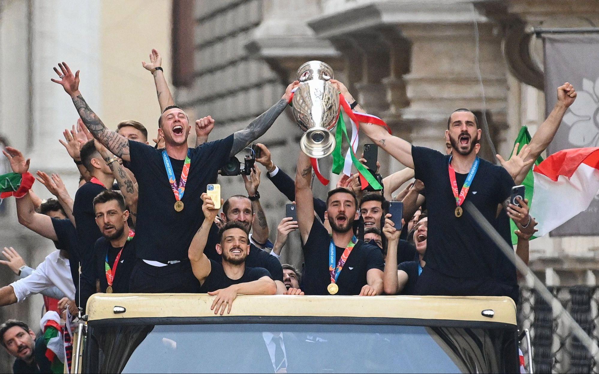 意甲球队球迷积极支持，主场气氛火爆的简单介绍