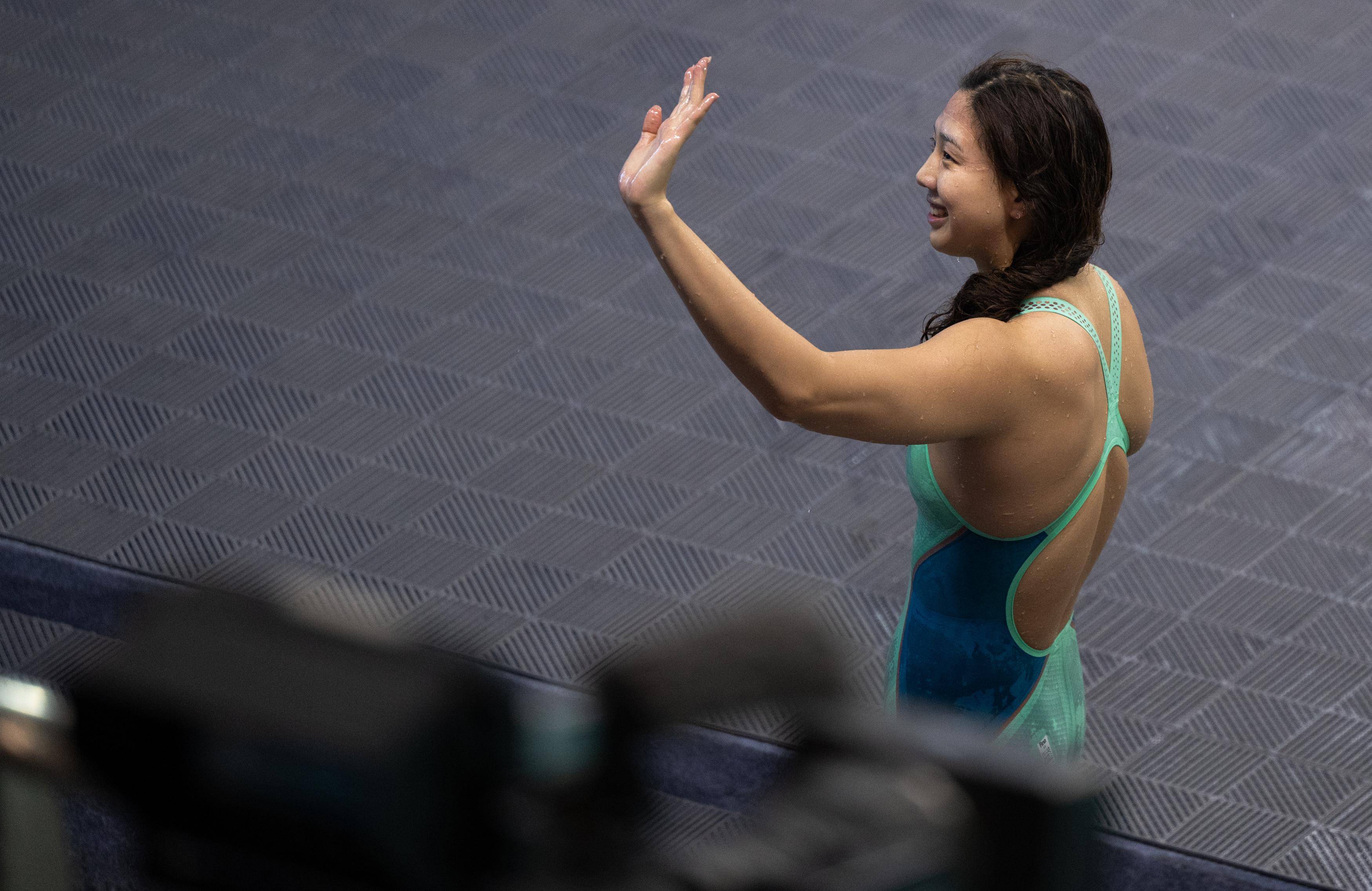 游泳女子蛙泳半决赛选手实力碾压对手