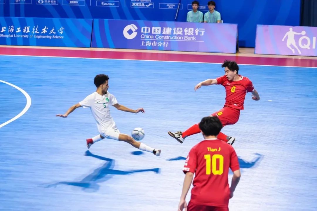 足球锦标赛：中国女队晋级半决赛的简单介绍