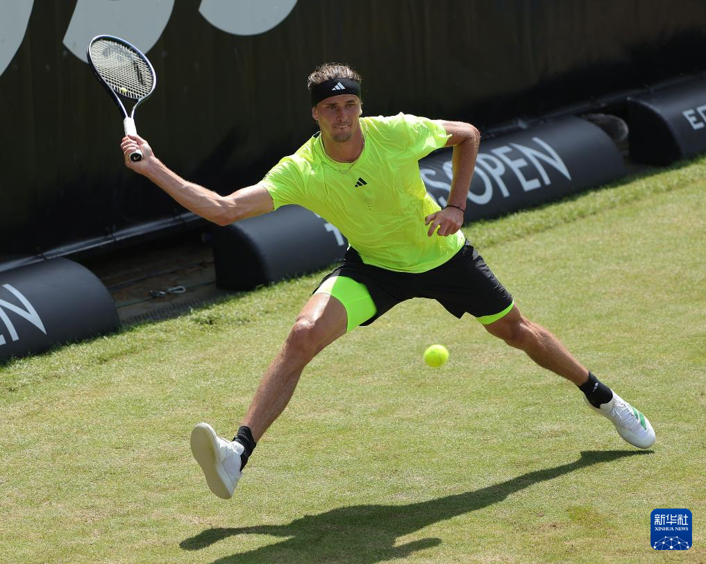 关于意大利网球队逆转西班牙网球队，兹维列夫制霸全场的信息