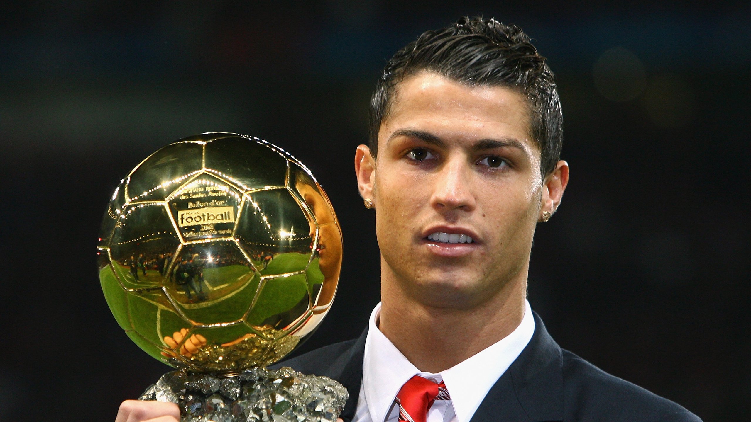 范戴克一锤定音,厄瓜多尔式奇迹在英超争冠战上演