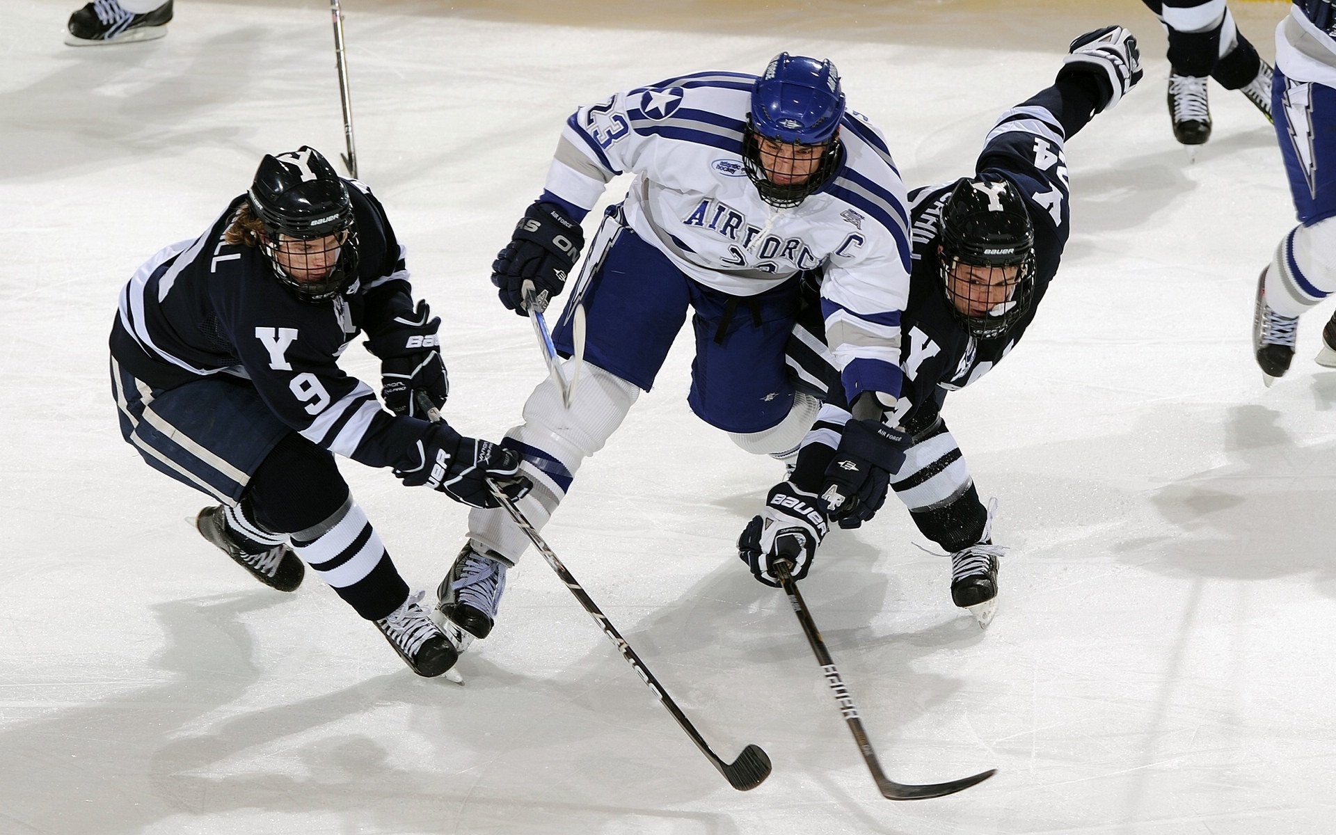 英超争冠之夜,卡塞米罗点燃赛场